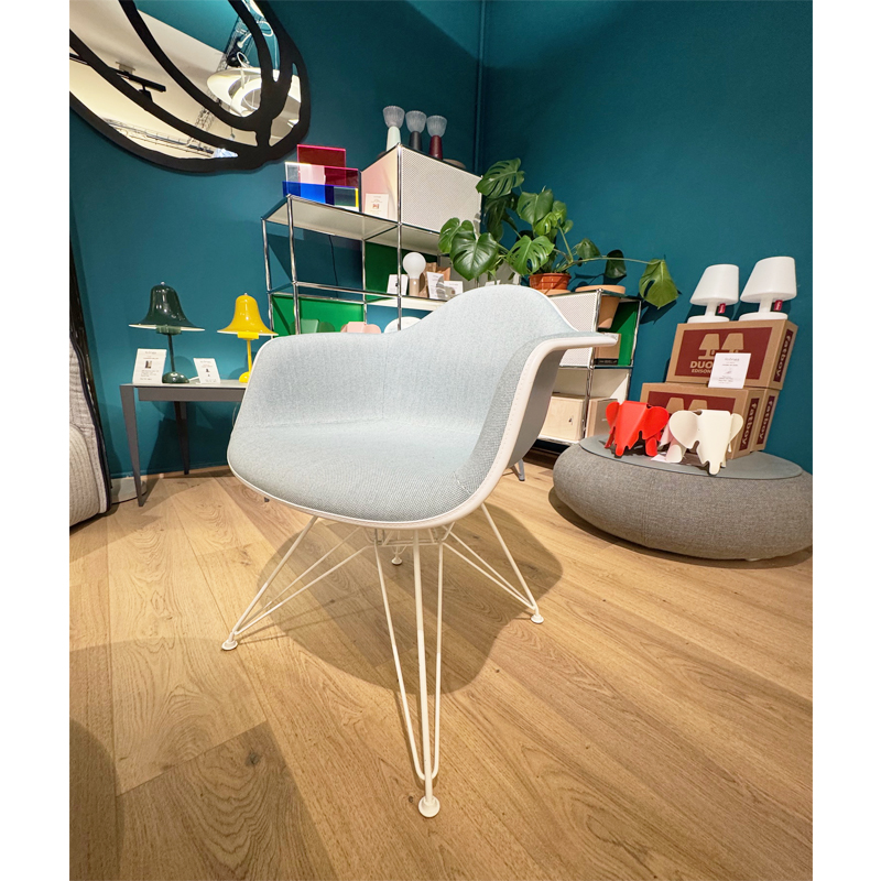 Angers Nantes Cholet Saumur Icones Chaise DAR Vitra Eames 16