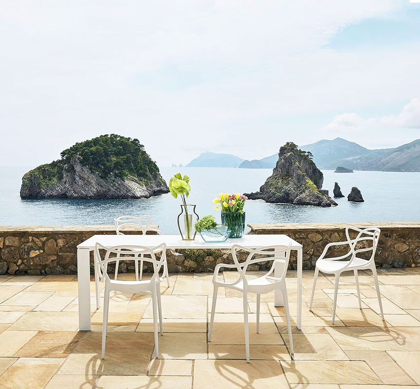 Angers Nantes Cholet Saumur Icones Kartell Chaise Masters Blanc philippe starck 5