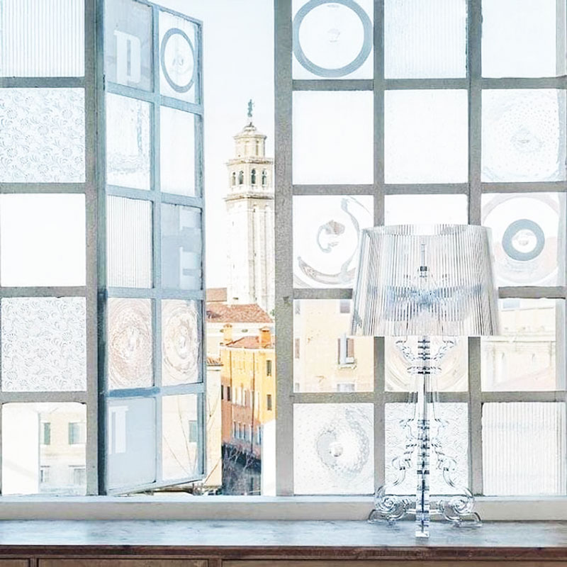 Angers Nantes Cholet Saumur Icones Kartell Lampe a poser Cristal Bourgie Ferruccio Laviani 5