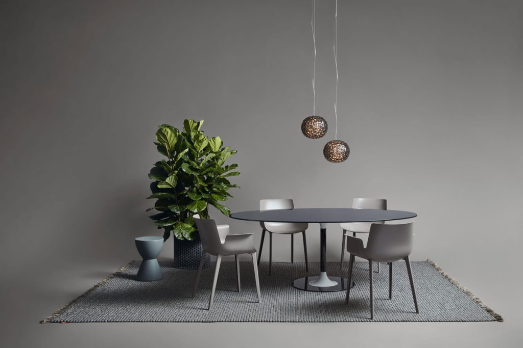 Angers Nantes Cholet Saumur Icones Kartell Tabouret Prince Aha gris Pigeon philippe starck 2