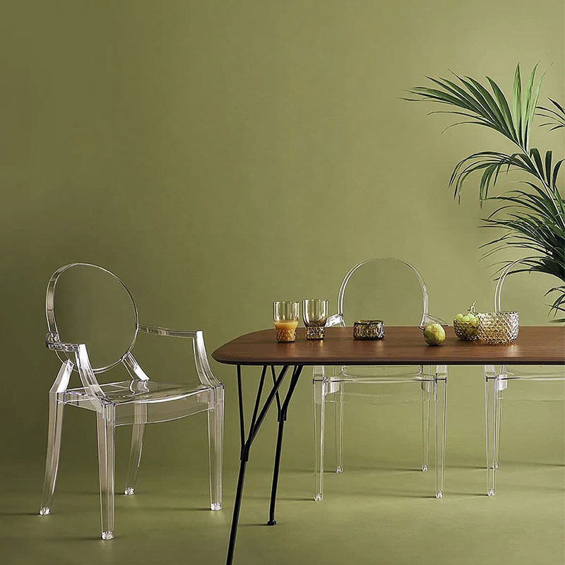 Angers Nantes Cholet Saumur Icones Kartell fauteuil cristal transparent Louis Ghost philippe starck 4