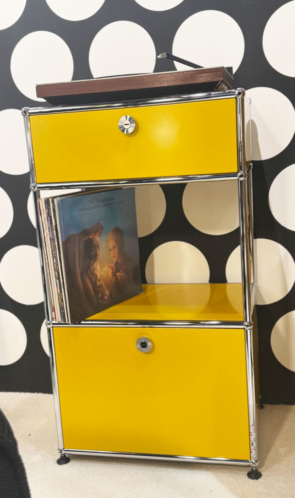 Angers Nantes Cholet Saumur Icones USM Haller Meuble  Jaune Or Fritz Haller Paul SCHÄRER 6