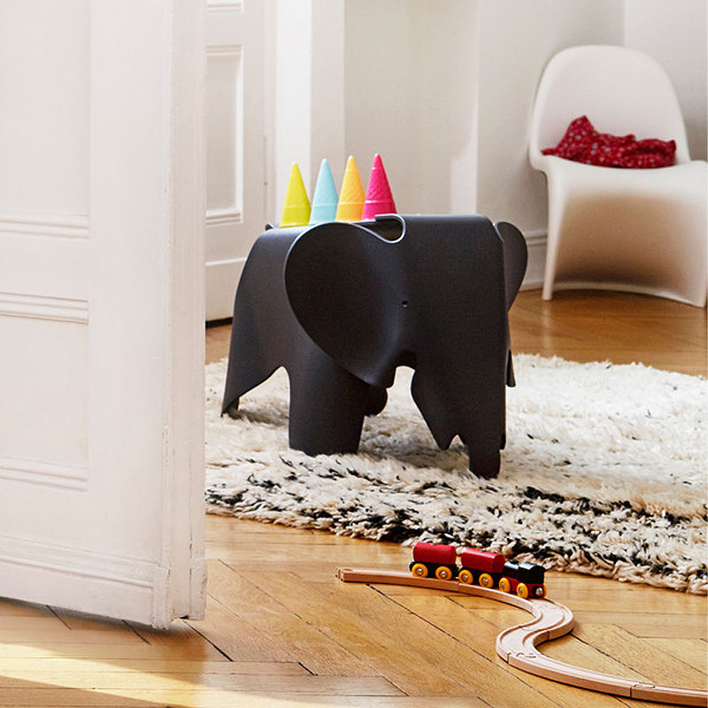 Angers Nantes Cholet Saumur bordeaux paris laval poitiers niort le mans Tours Orleans Icones Vitra objet deco noir Eames elephant 2