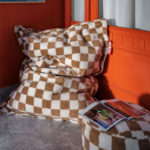 Angers Nantes Cholet Saumur Icones Fatboy Point Teddy mobilier indoor Almond creme damier 2