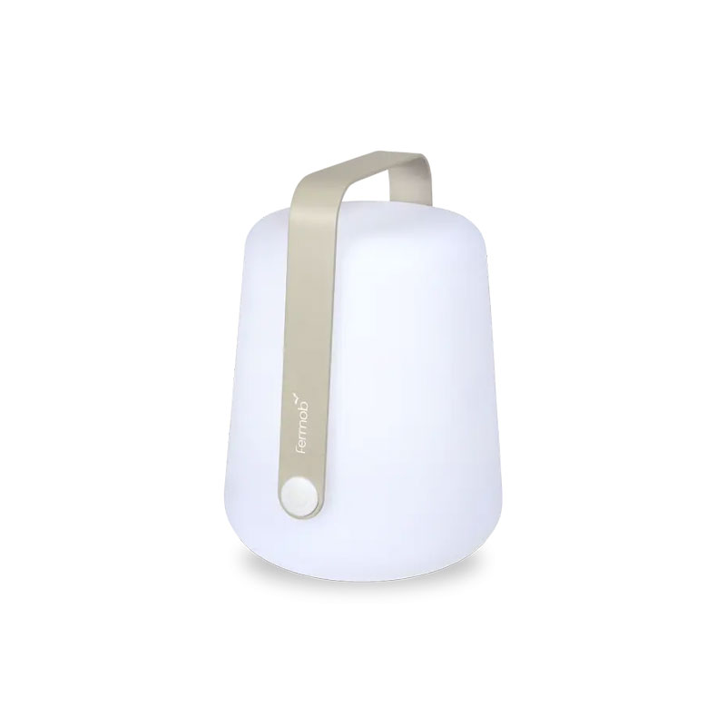 Angers Nantes Cholet Saumur Icones Fermob lampe Balad Batterie 25 outdoor Gris Argile Tristan Lohner 