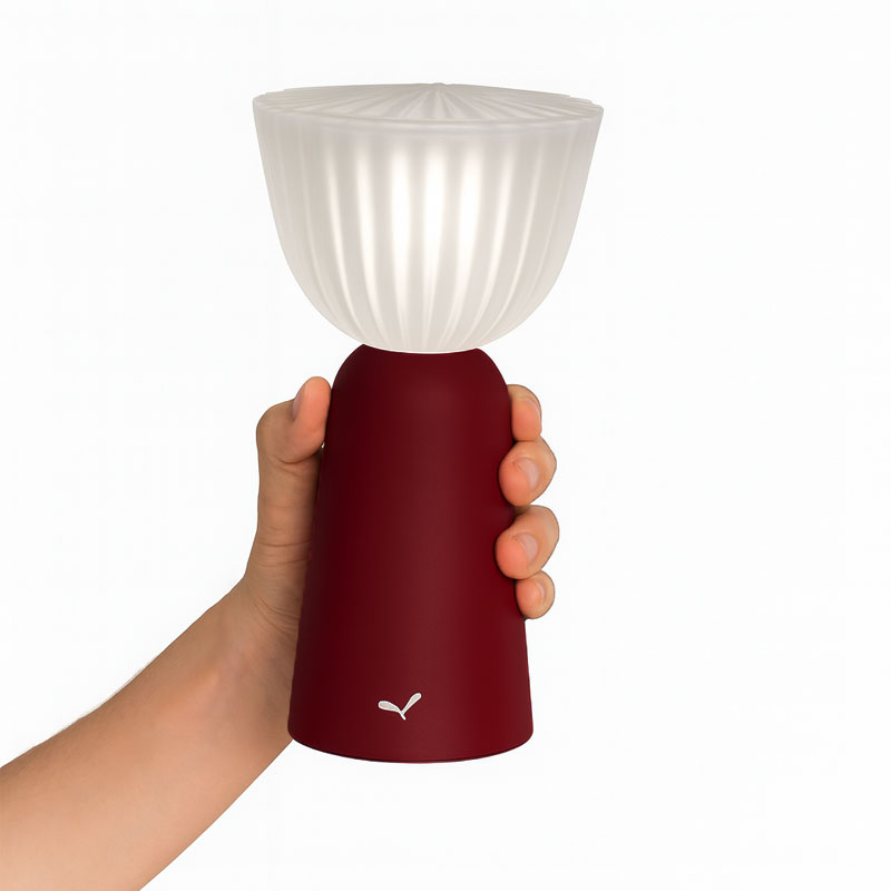 Angers Nantes Cholet Saumur Icones Fermob lampe batterie Swiing outdoor Cerise Tristan Lohner 12