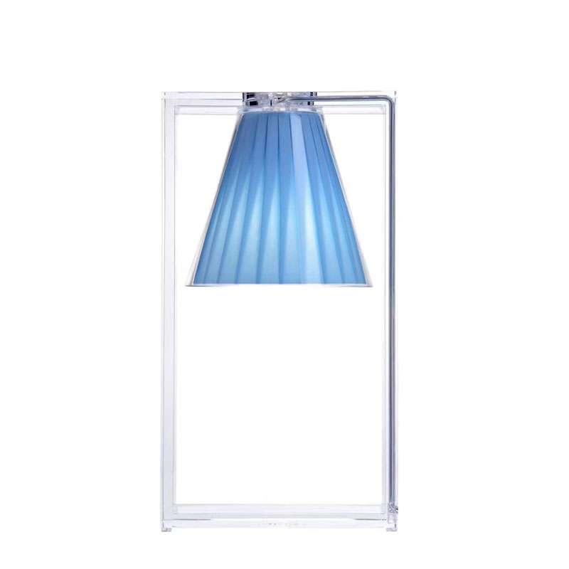 Angers Nantes Cholet Saumur Icones Kartell Lampe a poser Light Air cristal transparent tissu bleu Eugeni Quitllet
