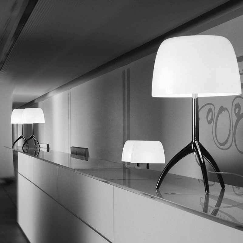 Angers Nantes Cholet Saumur Icones Kartell Lampe a poser Lumiere Grande blanc Foscarini noir Rodolfo Dordoni