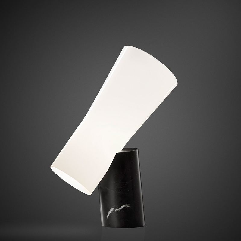 Angers Nantes Cholet Saumur Icones Kartell Lampe a poser Nile Blanc Carrare marbre foscarini Rodolfo Dordoni 6