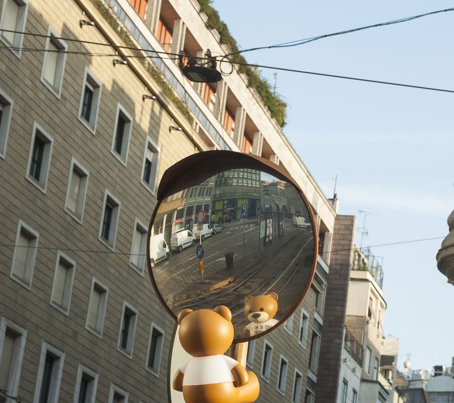 Angers Nantes Cholet Saumur Icones Kartell Lampe a poser Teddy Bear TOY Jeremy Scott Moschino 2