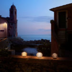 Angers Nantes Cholet Saumur Icones Kartell Lampe a poser mini Planet Jaune Or Tokujin Yoshioka 2