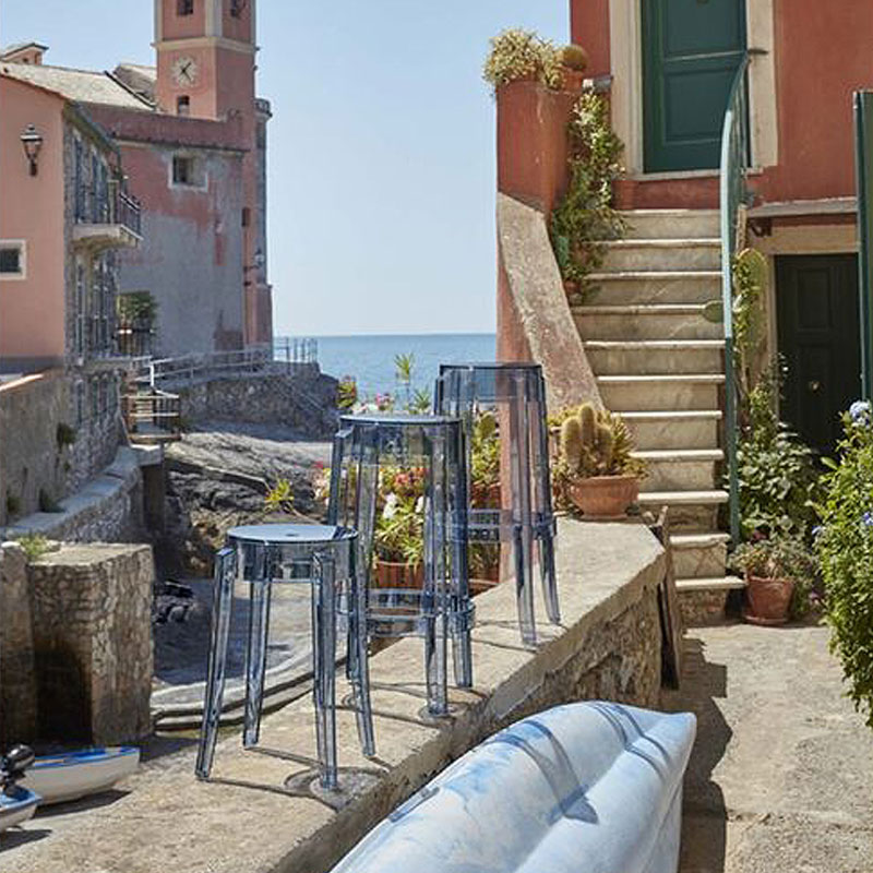 Angers Nantes Cholet Saumur Icones Kartell fauteuil Fumé 65 Brillant Charles Ghost philippe starck 3