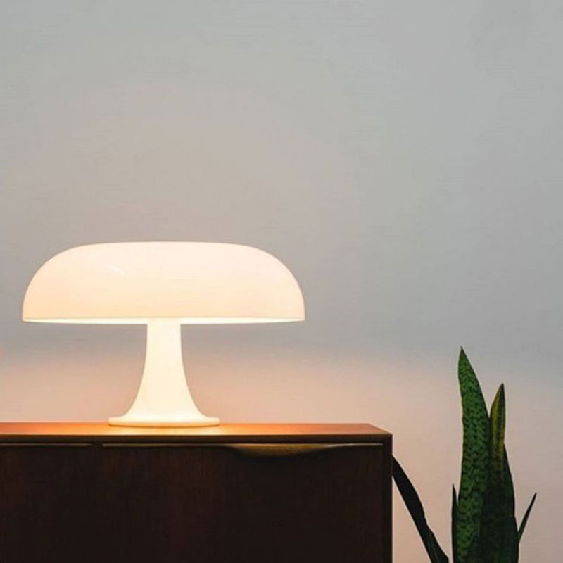 Angers Nantes Cholet Saumur Icones Artemide Lampe a poser Nessino Blanc Giancarlo Mattioli 9