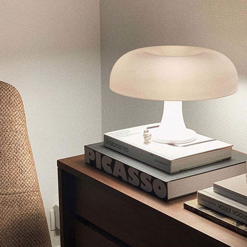 Angers Nantes Cholet Saumur Icones Artemide Lampe a poser Nesso Blanc Giancarlo Mattioli 7