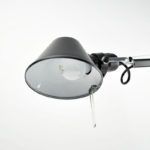 Angers Nantes Cholet Saumur Icones Artemide Lampe de bureau Tolomeo Micro Noir Mat Aluminium Michele De Lucchi 4