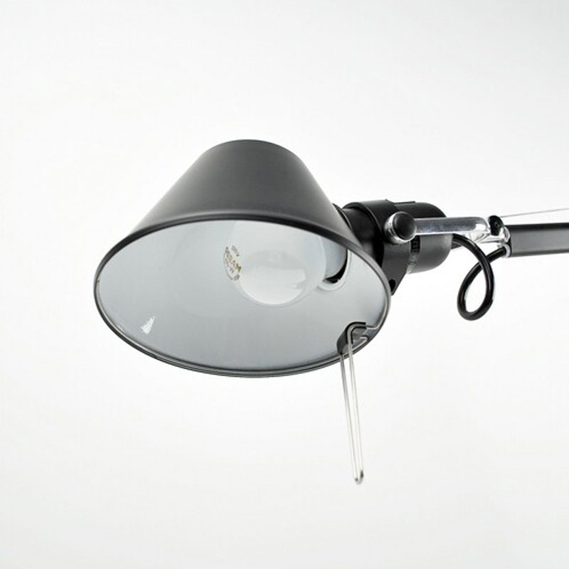 Angers Nantes Cholet Saumur Icones Artemide Lampe de bureau Tolomeo Micro Noir Mat Aluminium Michele De Lucchi 4