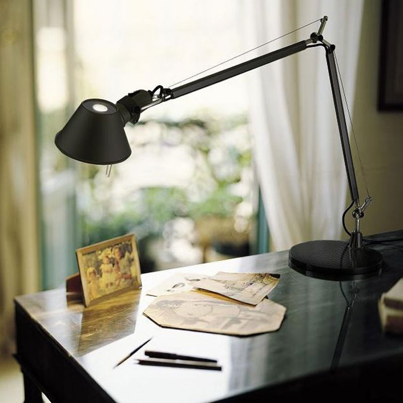 Angers Nantes Cholet Saumur Icones Artemide Lampe de bureau Tolomeo Micro Noir Mat Aluminium Michele De Lucchi 9