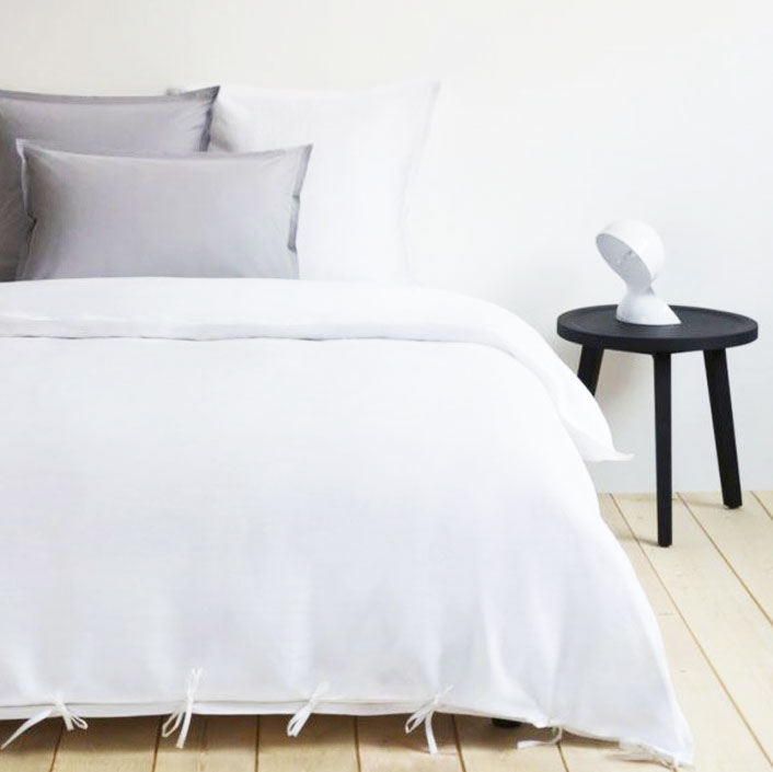 Angers Nantes Cholet Saumur Icones Artemide Lampe de table Dalu blanc Vico Magistretti 6