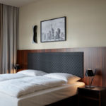 Angers Nantes Cholet Saumur Icones Artemide Lampe de table La Petite noir Quaglio Simonelli 1