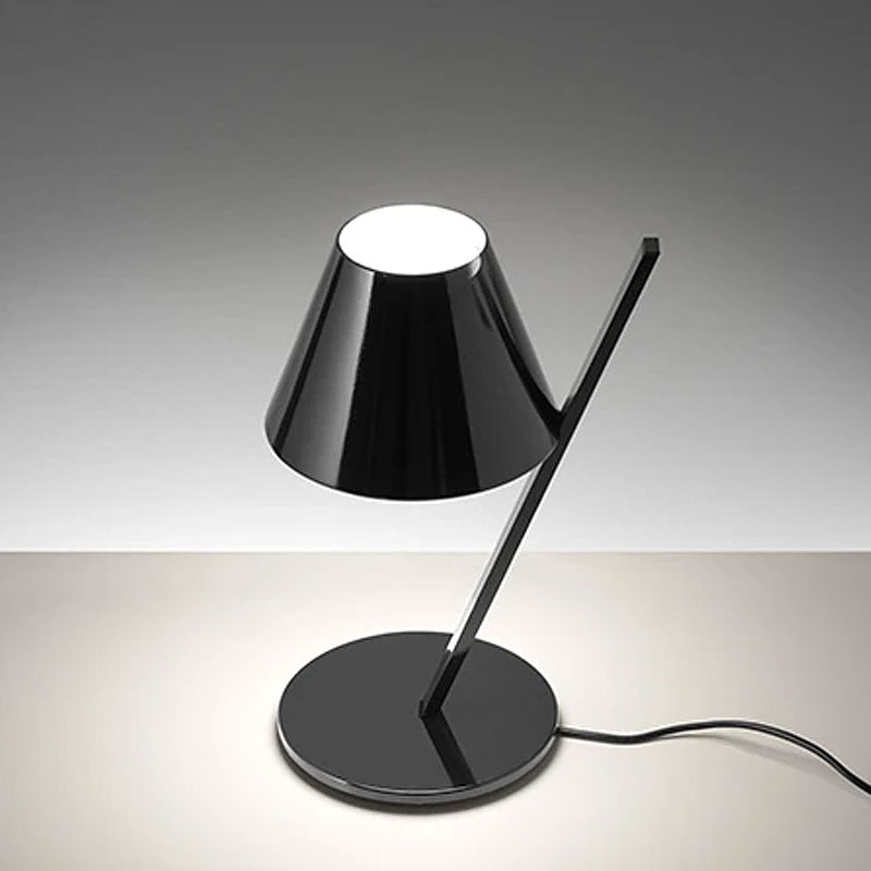 Angers Nantes Cholet Saumur Icones Artemide Lampe de table La Petite noir Quaglio Simonelli 7