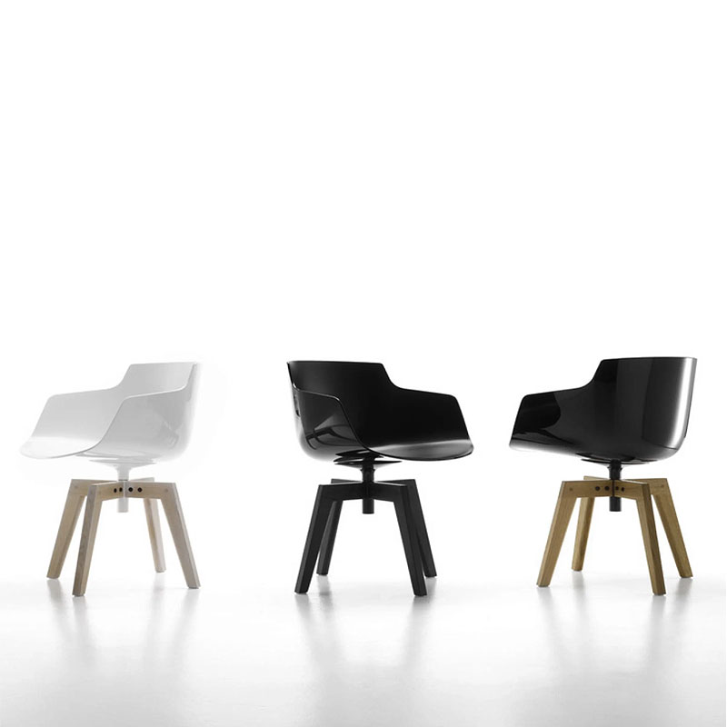 Angers Nantes Cholet Saumur Icones Fauteuil Flow Chair Blanc mat Soft Touch Mdf Italia Jean Marie Massaud pied Chêne pivotant