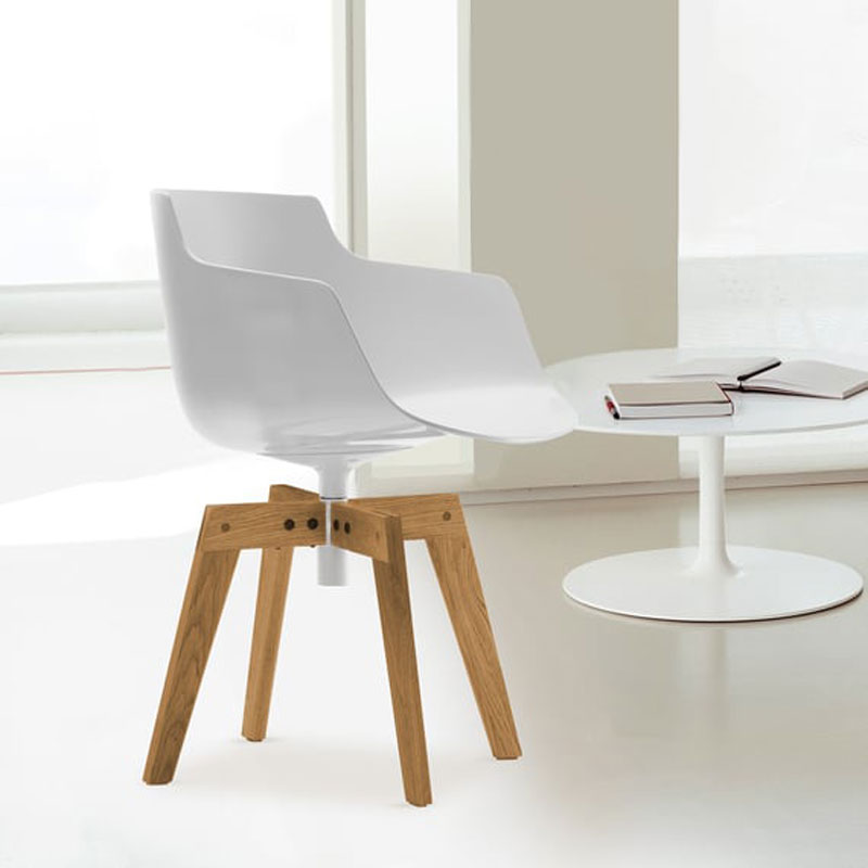 Angers Nantes Cholet Saumur Icones Fauteuil Flow Chair Blanc mat Soft Touch Mdf Italia Jean Marie Massaud pied Chêne pivotant 3