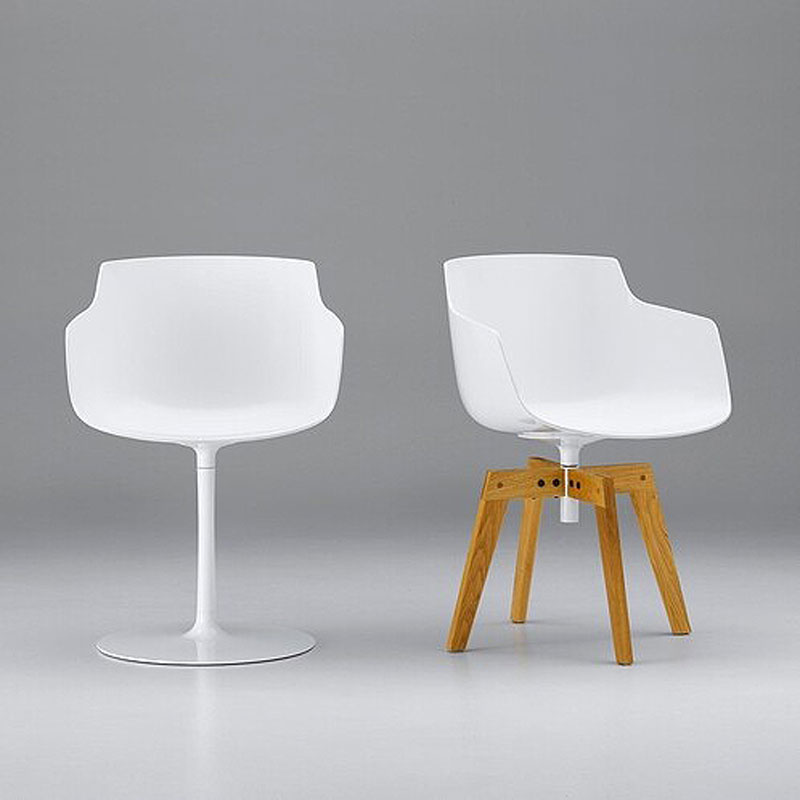 Angers Nantes Cholet Saumur Icones Fauteuil Flow Chair Blanc mat Soft Touch Mdf Italia Jean Marie Massaud pied Chêne pivotant 5