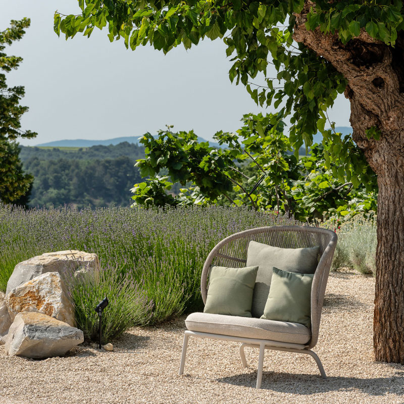 Angers Nantes Cholet Saumur Icones Fauteuil Vincent Sheppard Kodo mobilier exterieur outdoor lounge Studio Segers Cocoon Almond 7
