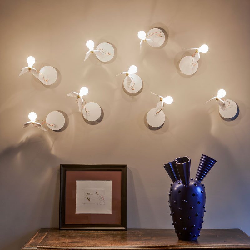 Angers Nantes Cholet Saumur Icones Ingo Maurer Applique lucellino oiseau poetique ampoule verre plume blanc 13