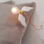 Angers Nantes Cholet Saumur Icones Ingo Maurer Applique lucellino oiseau poetique ampoule verre plume blanc 8