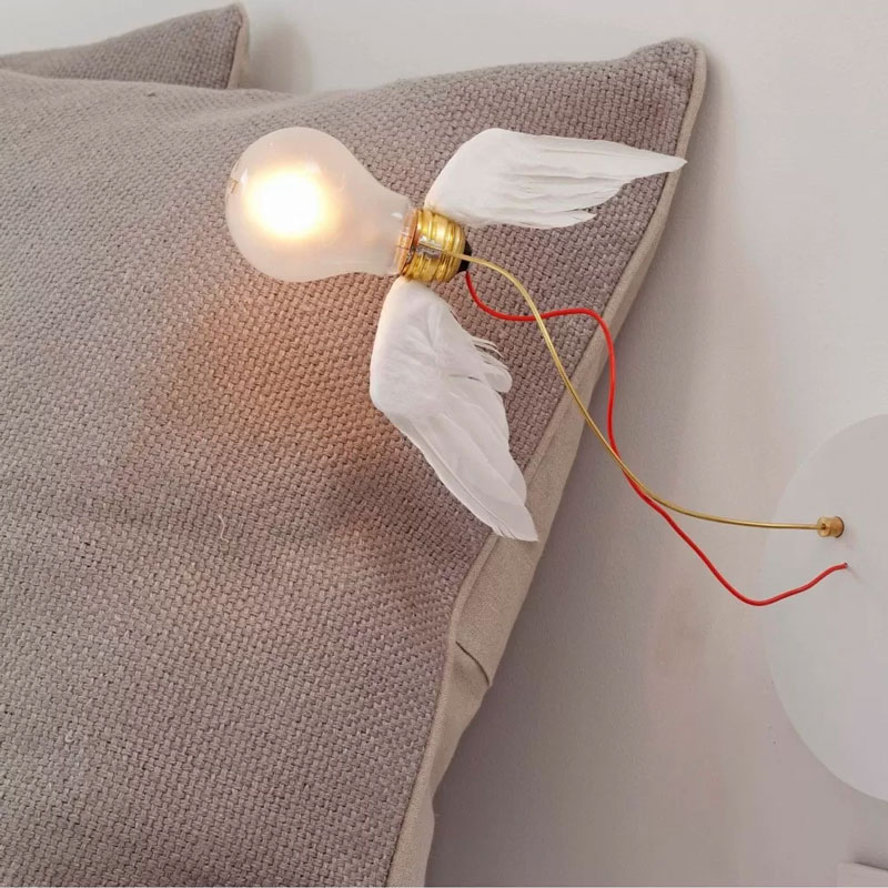 Angers Nantes Cholet Saumur Icones Ingo Maurer Applique lucellino oiseau poetique ampoule verre plume blanc 8