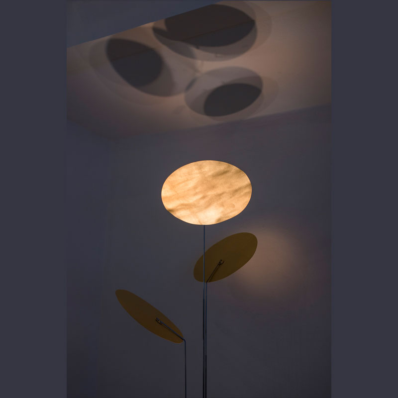 Angers Nantes Cholet Saumur Icones Ingo Maurer Lampadaire Nuunu or Ingo sculpture disque Maurer & Flavia Thumshirn 3