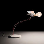 Angers Nantes Cholet Saumur Icones Ingo Maurer Lucellino oiseau plume poetique lampe de table 2