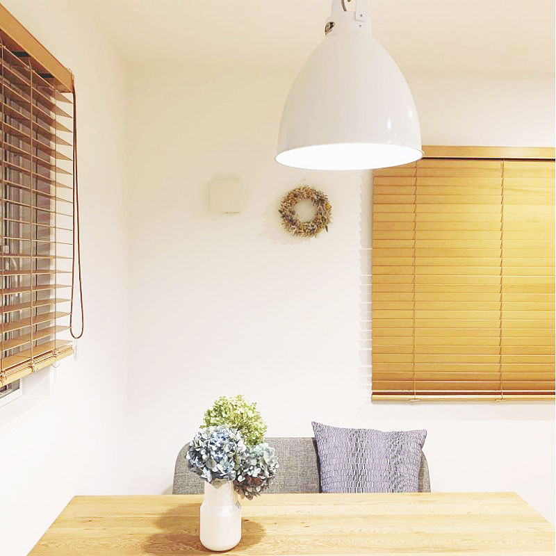 Angers Nantes Cholet Saumur Icones Jielde Augustin Blanc brillant luminaire Suspension  industriel Jean Louis Domecq 6