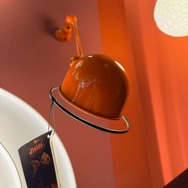 Angers Nantes Cholet Saumur Icones Jielde Signal Orange brillant luminaire applique SI301 industriel Jean Louis Domecq 12