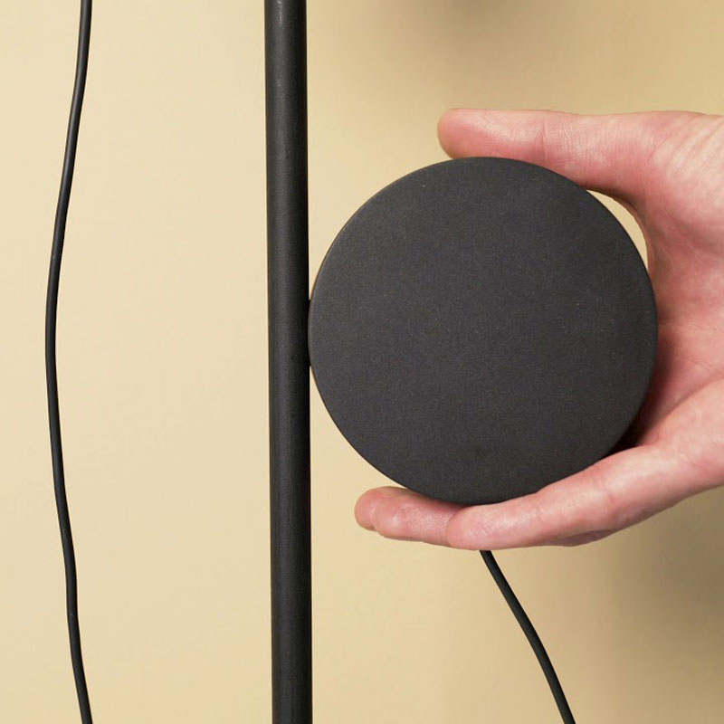 Angers Nantes Cholet Saumur Icones Lampadaire Post Muuto mobilier Scandinave noir oirientable liseuse Studio Earnest 4