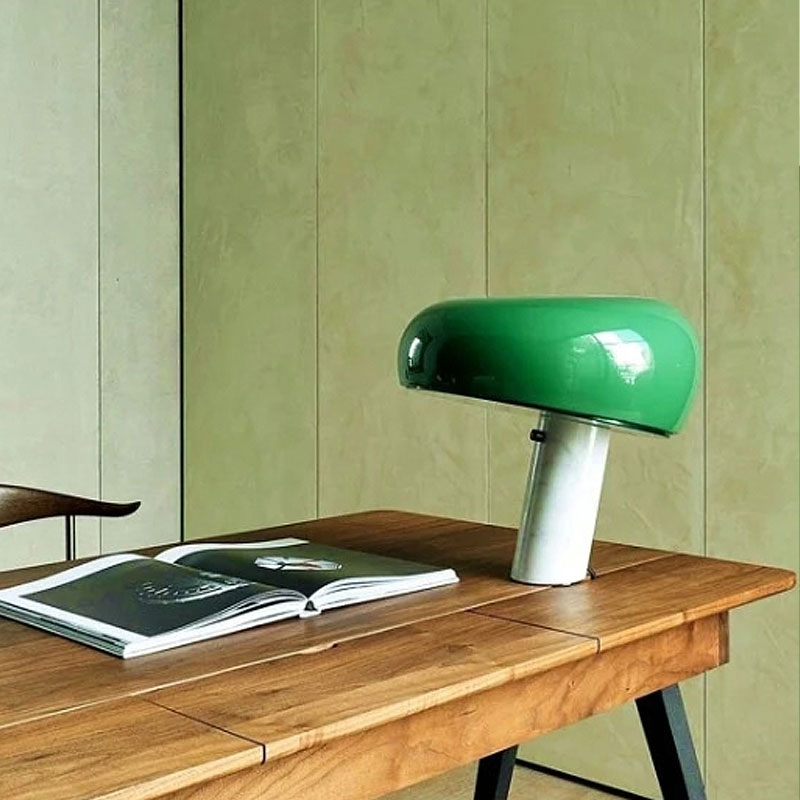 Angers Nantes Cholet Rennes Poitiers Mans bordeaux Paris Tours Laval Niort Icones Flos Snoopy Vert Marbre Blanc Achille Castiglioni lampe de table 4