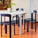 Angers Nantes Cholet Paris Bordeaux Rennes Mans Laval Icones Hay Scandinave chaise bois Rey Umber Bleu Foncé Bruno 3