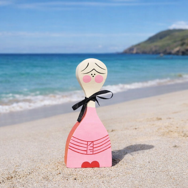 Angers Nantes Paris Bordeaux Rennes Mans Laval Poitiers Orleans Tours Icônes Objet Wooden Dolls N° 02 Vitra Alexander Girard 5