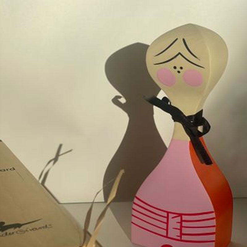 Angers Nantes Paris Bordeaux Rennes Mans Laval Poitiers Orleans Tours Icônes Objet Wooden Dolls N° 02 Vitra Alexander Girard 9